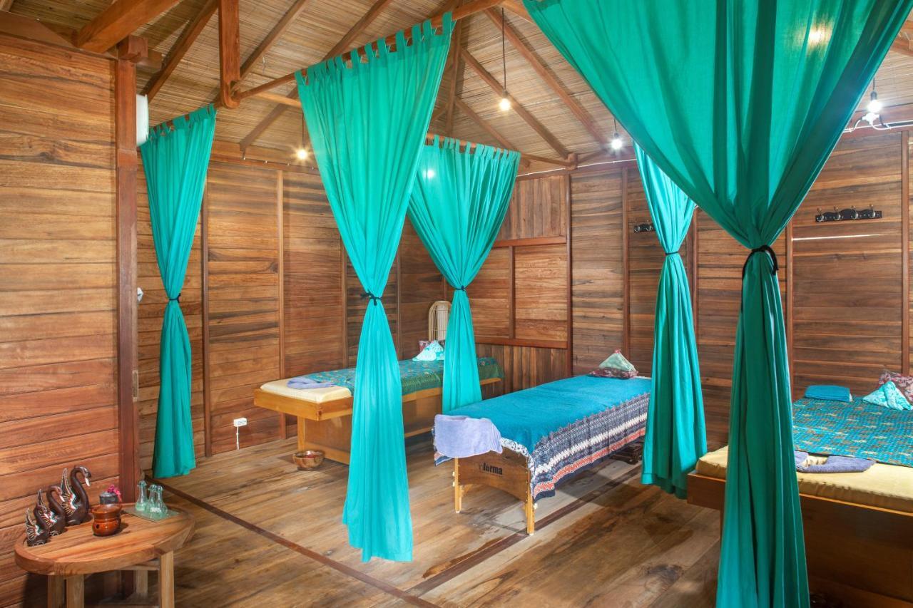 Kuda Laut Boutique Dive Resort Bunaken Exteriör bild